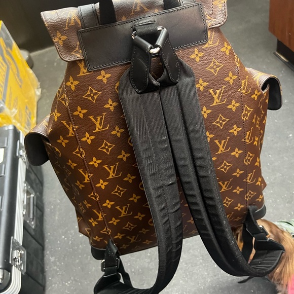 Louis Vuitton Backpack - Picture 4 of 4